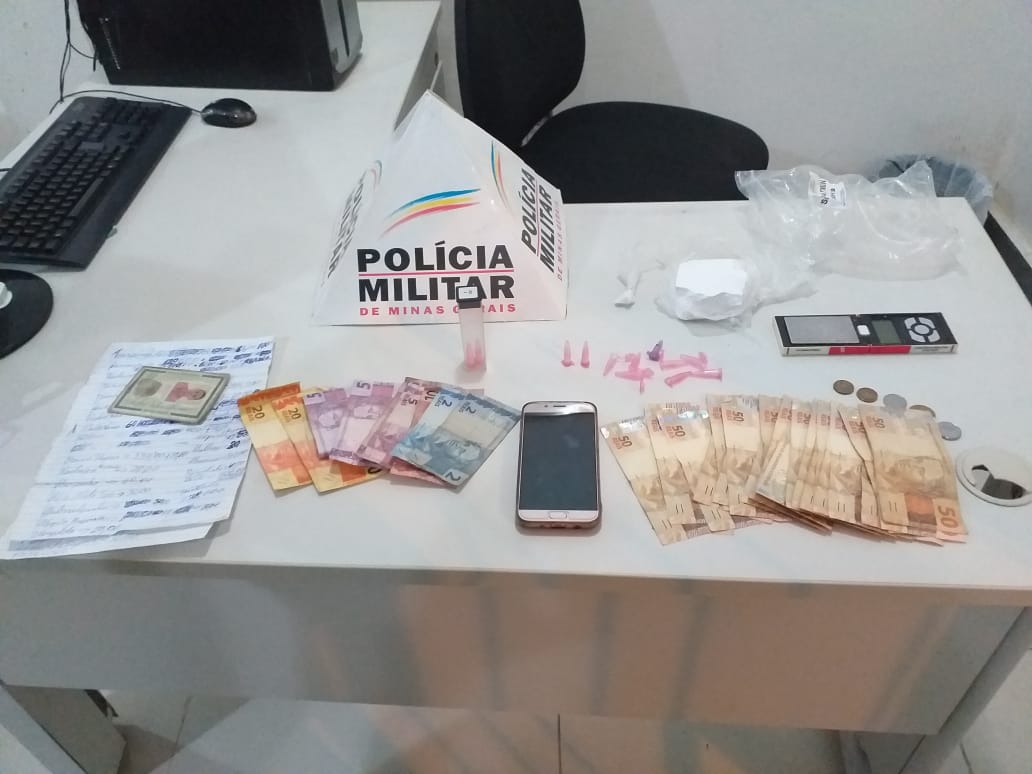 Trio é preso com drogas e folhas de contabilidade do tráfico em Itabira