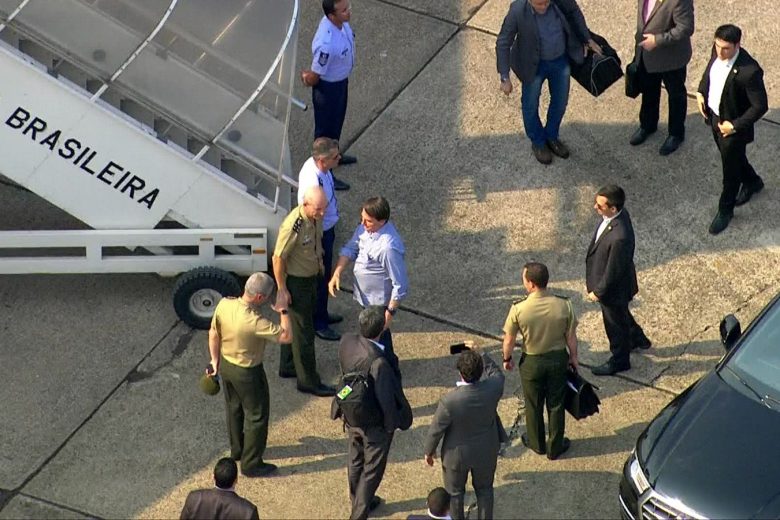 Bolsonaro deixa hospital em São Paulo e volta para Brasília