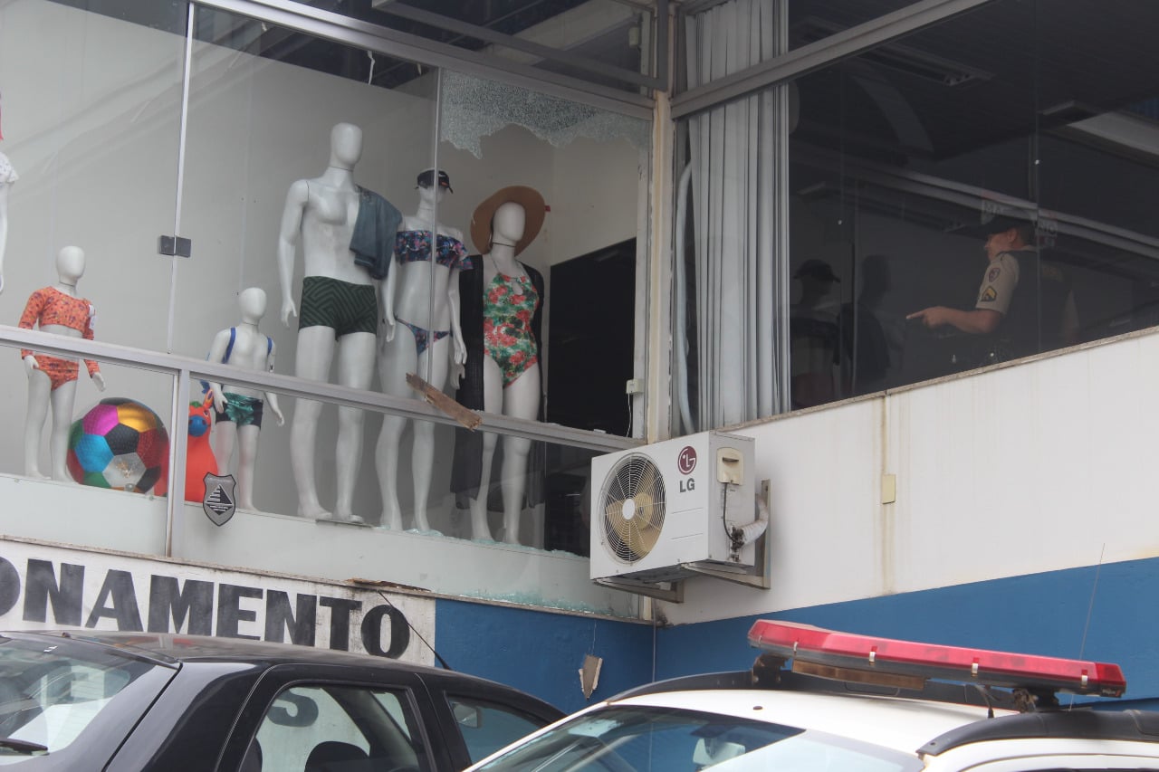 Loja de roupas é arrombada em Itabira e prejuízo chega a quase R$ 20 mil