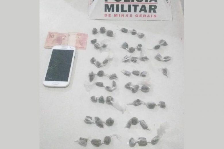 Menor é apreendido com dezenas de buchas de maconha em Itabira