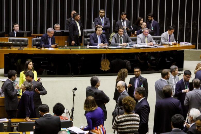Lula veta aumento do número de deputados após decisão de Moraes sobre o IOF Lula veta aumento do número de deputados após decisão de Moraes sobre o IOF