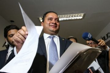Senado aprova fundo eleitoral mas não define valor