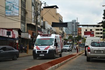 Colisão entre moto e carro na manhã desta segunda na BR-381