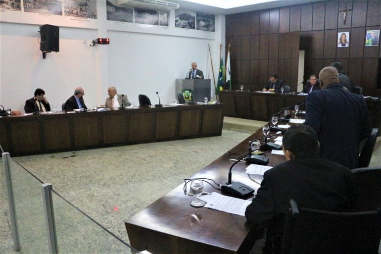 Vereadores criticam, mas são favoráveis a mais um projeto financeiro da Prefeitura de Monlevade
