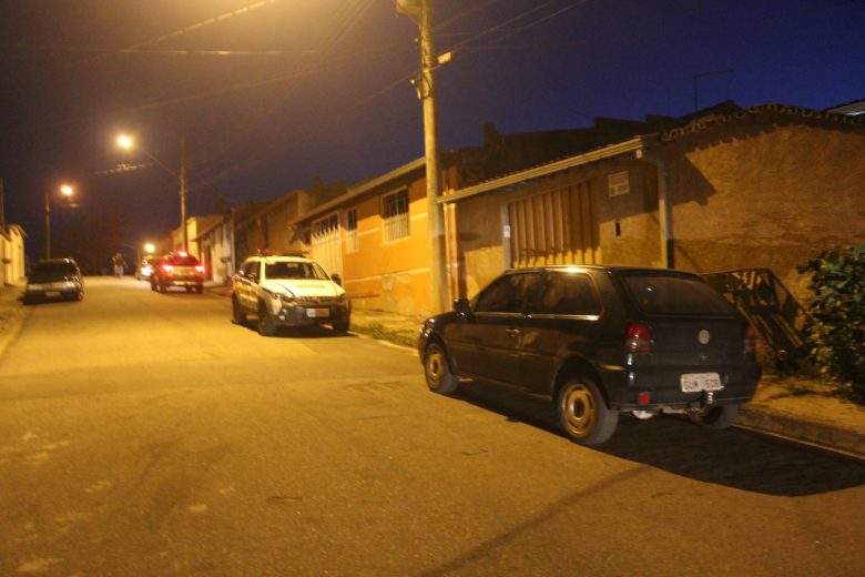 Denúncia anônima leva PM a veículo furtado em Itabira