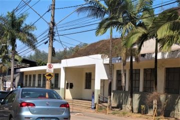 Fechado desde 2011, antigo prédio da delegacia se deteriora em Monlevade