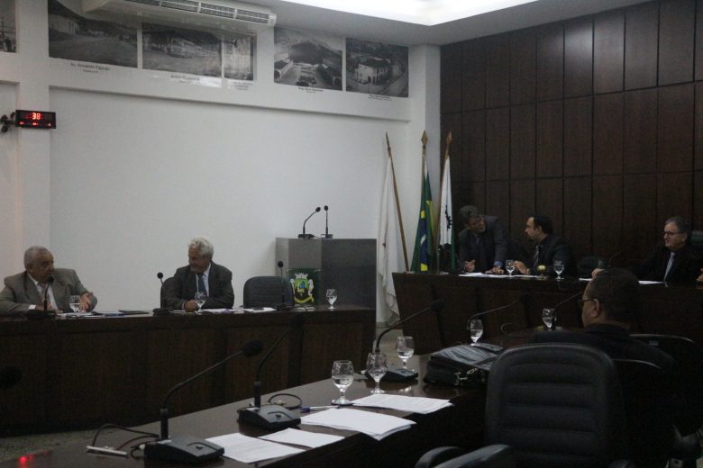 Vereadores questionam gestão da Câmara de João Monlevade