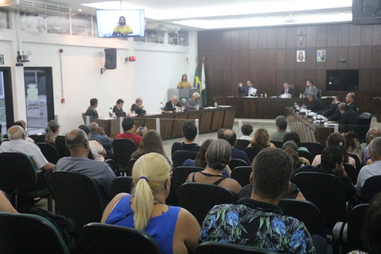 Vereadores monlevadenses explicam tramitação para justificar aprovação de projeto em primeiro turno