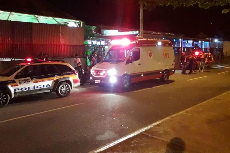 Briga termina com duas pessoas feridas com golpes de garrafa em Itabira
