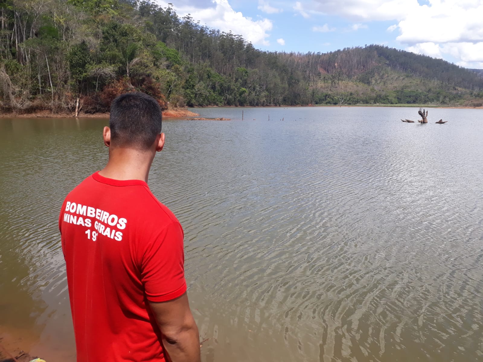 Jovem de 16 anos morre afogado em lagoa de Itabira