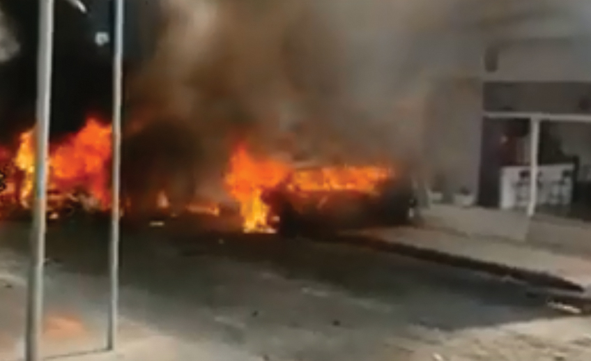 Avião de pequeno porte cai no bairro Caiçara em Belo Horizonte