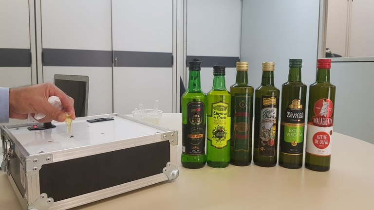 Suspensa a comercialização de 33 marcas de azeites de oliva – veja quais Suspensa a comercialização de 33 marcas de azeites de oliva – veja quais