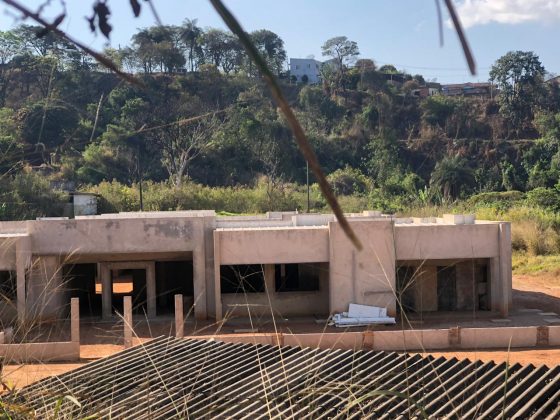 Prefeitura assina mais um termo aditivo para obra de creche em Monlevade