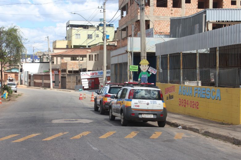 Homens armados assaltam depósito de areia em Itabira