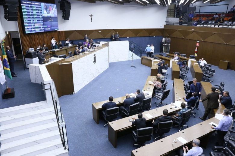 Com galerias fechadas, Câmara de BH aprova projeto de Escola Sem Partido