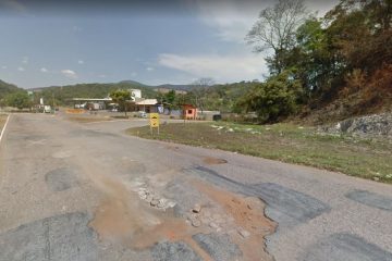 Trânsito é interrompido em estrada secundária que liga São Gonçalo a Santa Bárbara
