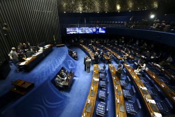 Senado aprova socorro de R$ 125 bilhões a estados e municípios