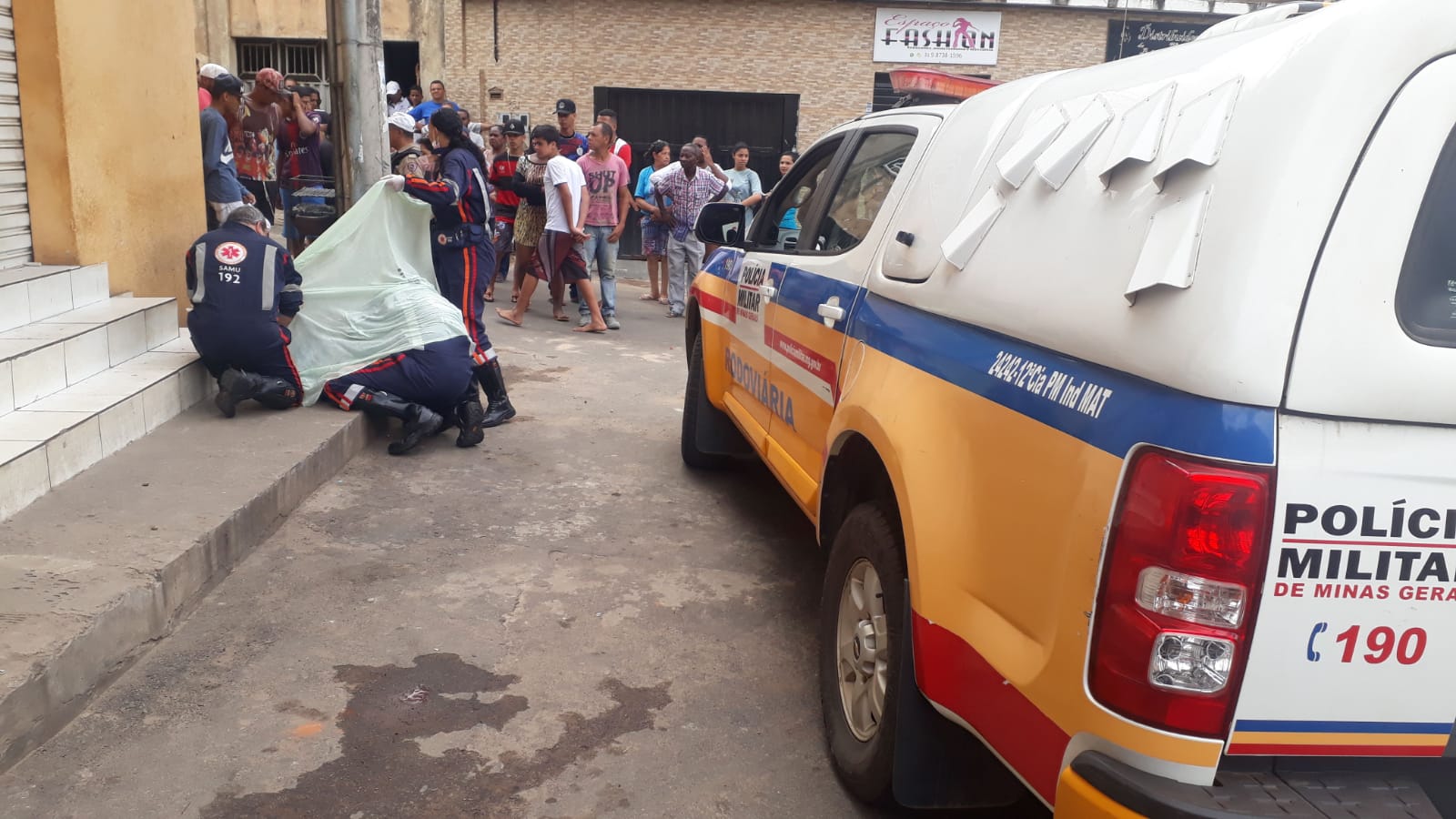 Rapaz é assassinado no início desta tarde de quinta, 24, em praça de Itabira