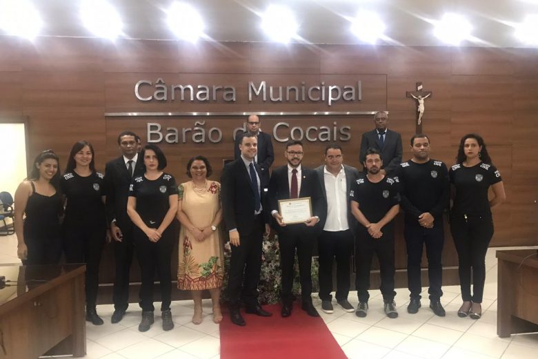 Policiais civis e servidores lotados em Barão são homenageados pela Câmara