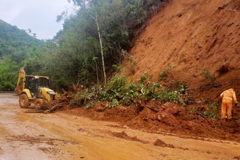 Caminho para o Espírito Santo, BR-262 continua interditada