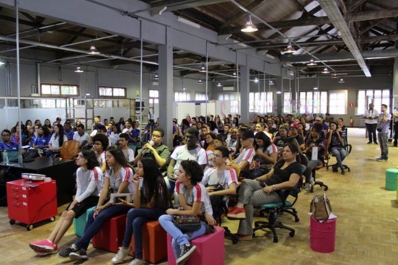 Evento gratuito oferece conhecimento em marketing digital para alunos da rede pública