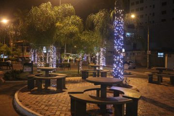 Homem é preso após danificar iluminação de natal em praça de Monlevade