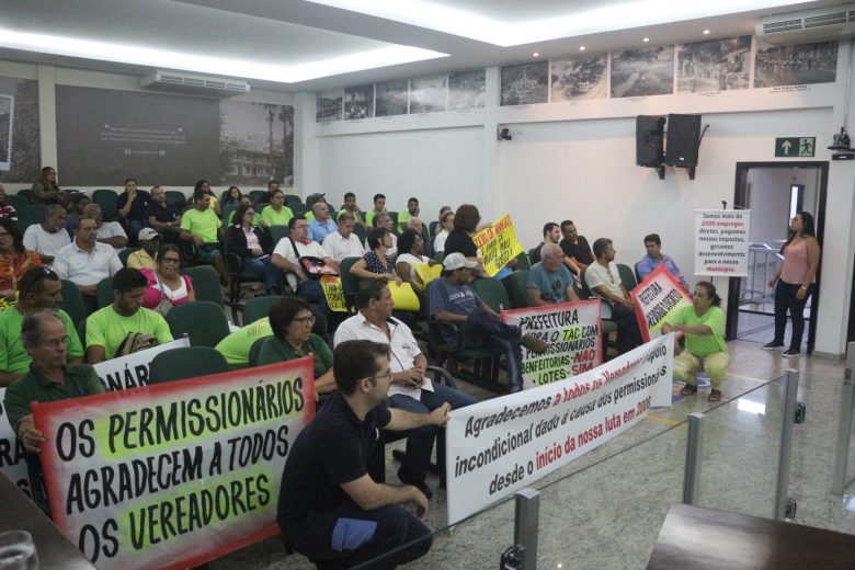 Segunda derrota: Justiça suspende decreto de prefeita de Monlevade sobre permissionários
