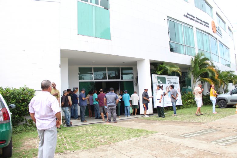 Homens participam de mutirão contra o câncer de próstata em Itabira