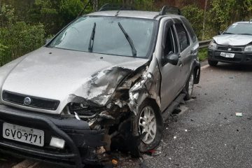 Acidente envolvendo três veículos deixa 7 pessoas feridas na estrada do Forninho