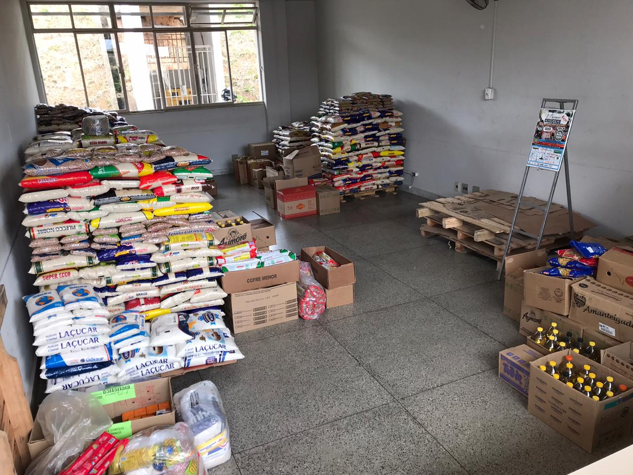 Alimentos arrecadados pela PM são entregues a entidades de Itabira e Santa Maria