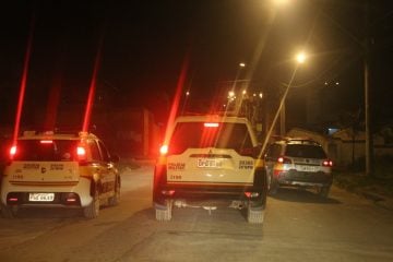 Som alto leva homem a agredir a mãe e ameaçar atirar em policiais em Itabira