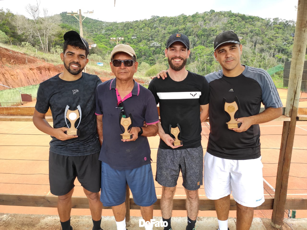 Tenistas de Itabira encerram temporada com torneio final