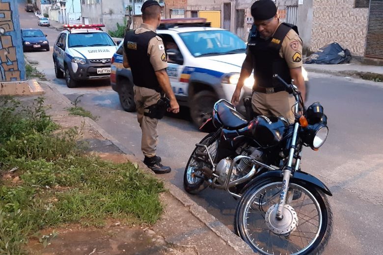 Homem foge por duas vezes da PM, mas é preso em casa em Itabira