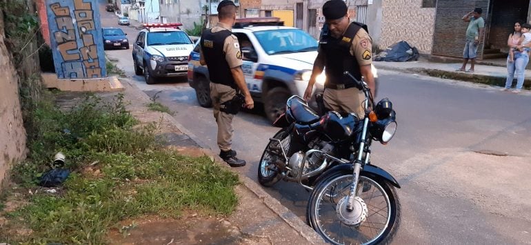 Homem foge por duas vezes da PM, mas é preso em casa em Itabira