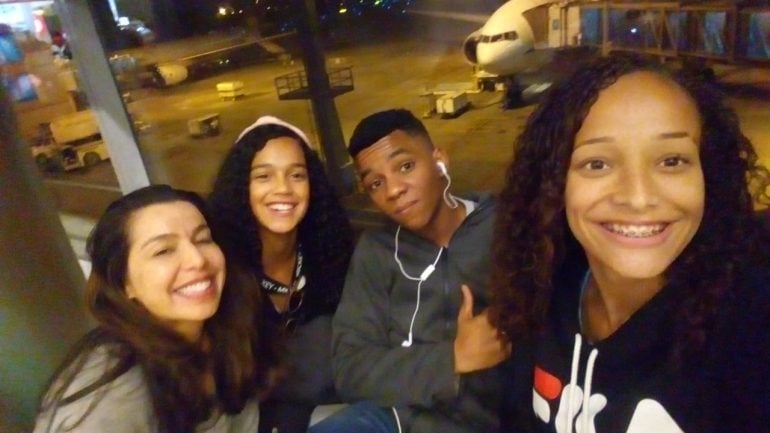 Estudantes do Didi Andrade embarcam para Roma rumo à conferência com Papa Francisco