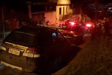 Homem morre ao perder o controle do carro e cair de uma ribanceira em Itabira