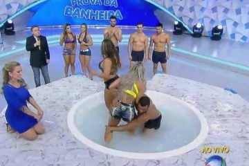 Lembra da prova da banheira? Assistentes de palco lamentam morte de Gugu Liberato