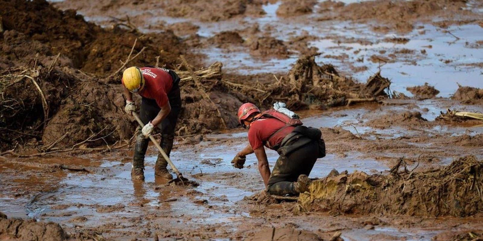 Bombeiros localizam parte de corpo em Brumadinho