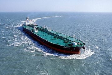 Governo notifica empresa do barco suspeito de ter vazado óleo