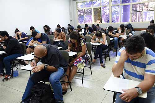 Bolsistas do Prouni têm desempenho melhor que os demais estudantes
