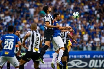 Em clássico fraco, Cruzeiro empata com Atlético-MG e segue perto de zona de risco