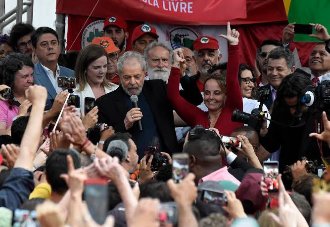 Lula diz que vai viajar o País para ‘propor alternativas’