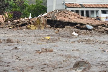 Perícia lista problemas em escolas de área afetada por lama da Samarco