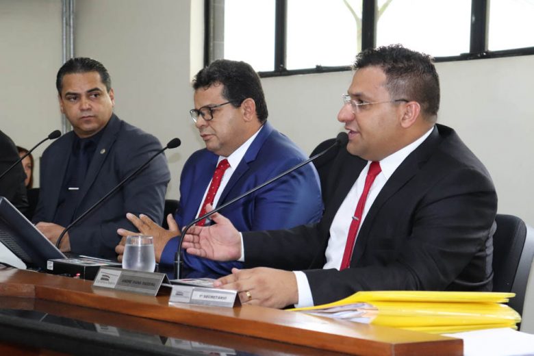 Vereador usa emenda para vetar “igualdade de gênero” em projeto educacional da Prefeitura Vereador usa emenda para vetar “igualdade de gênero” em projeto educacional da Prefeitura