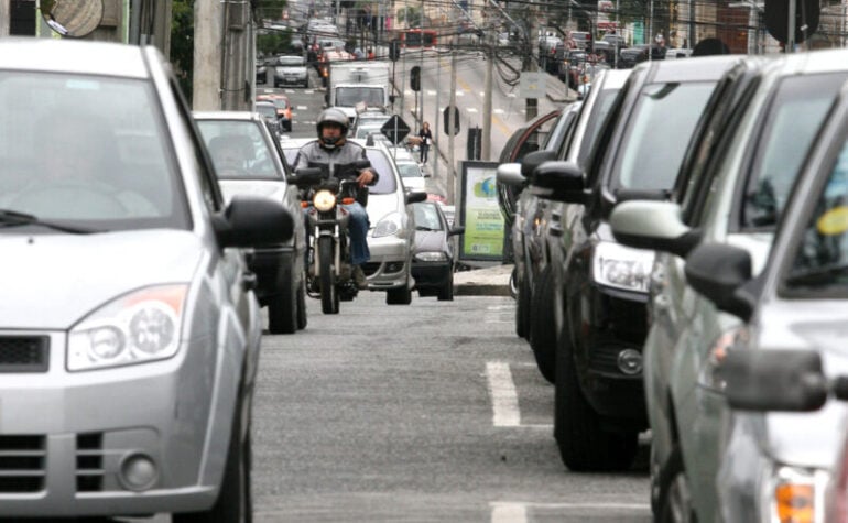CRLV 2023 começa a ser obrigatório nesta sexta-feira; saiba calendário completo