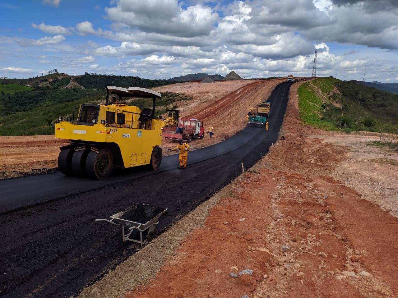 Prefeitura conclui mais de 50% das obras na avenida do Espigão