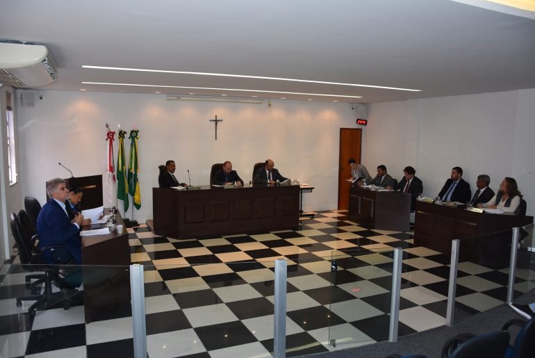 Ministério Público investiga reajuste salarial de quase 60% de vereadores em São Gonçalo