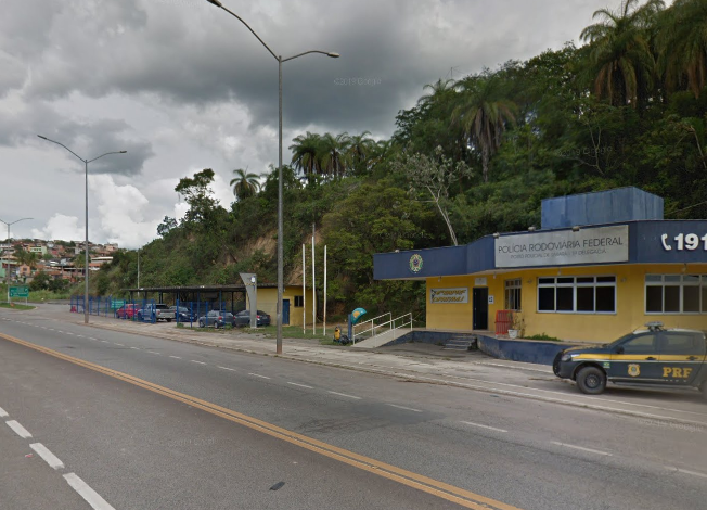 Van com estudantes de Barão de Cocais é assaltada na BR-381