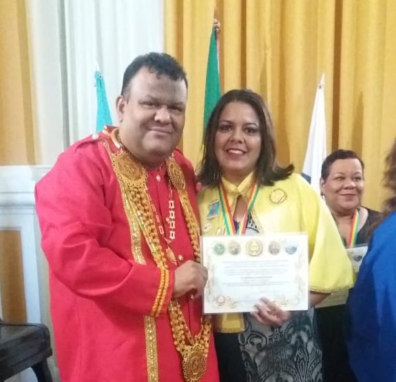 Professora itabirana é homenageada pela Federação Brasileira dos Acadêmicos