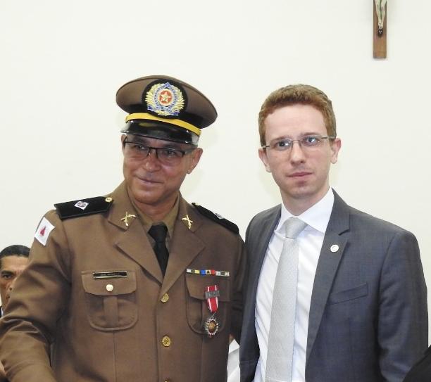 Comandante da PM de Nova Era recebe homenagem do TJMG